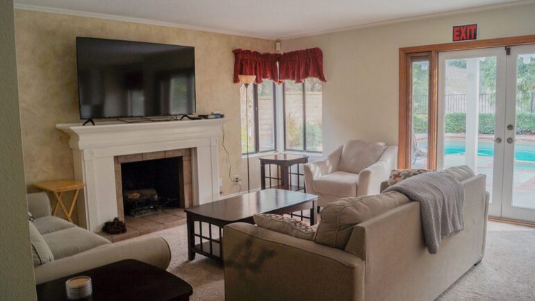 livingroom of 449 Recovery sober living house in California